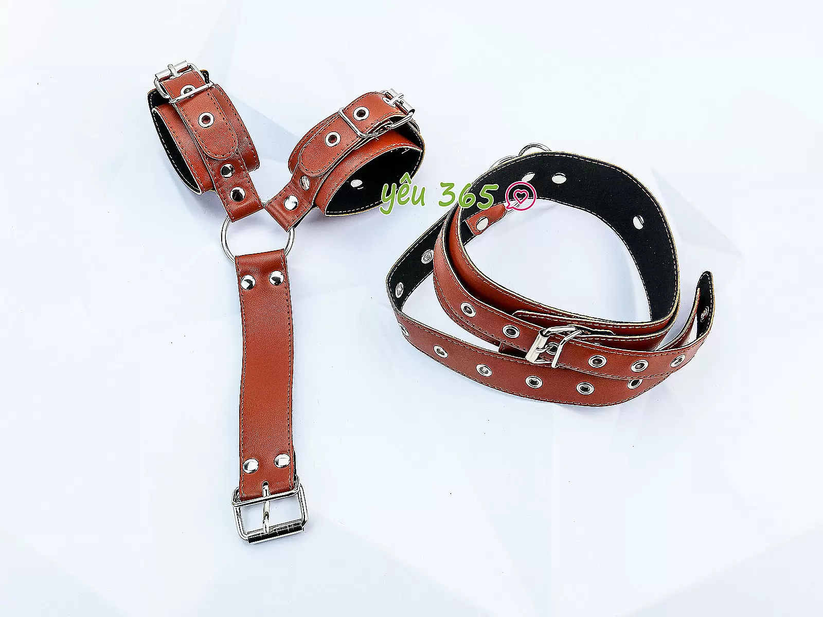 Đồ chơi bạo dâm khóa cổ còng tay da cao cấp