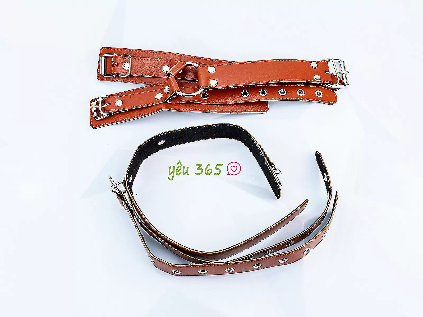 Đồ chơi bạo dâm khóa cổ còng tay da cao cấp