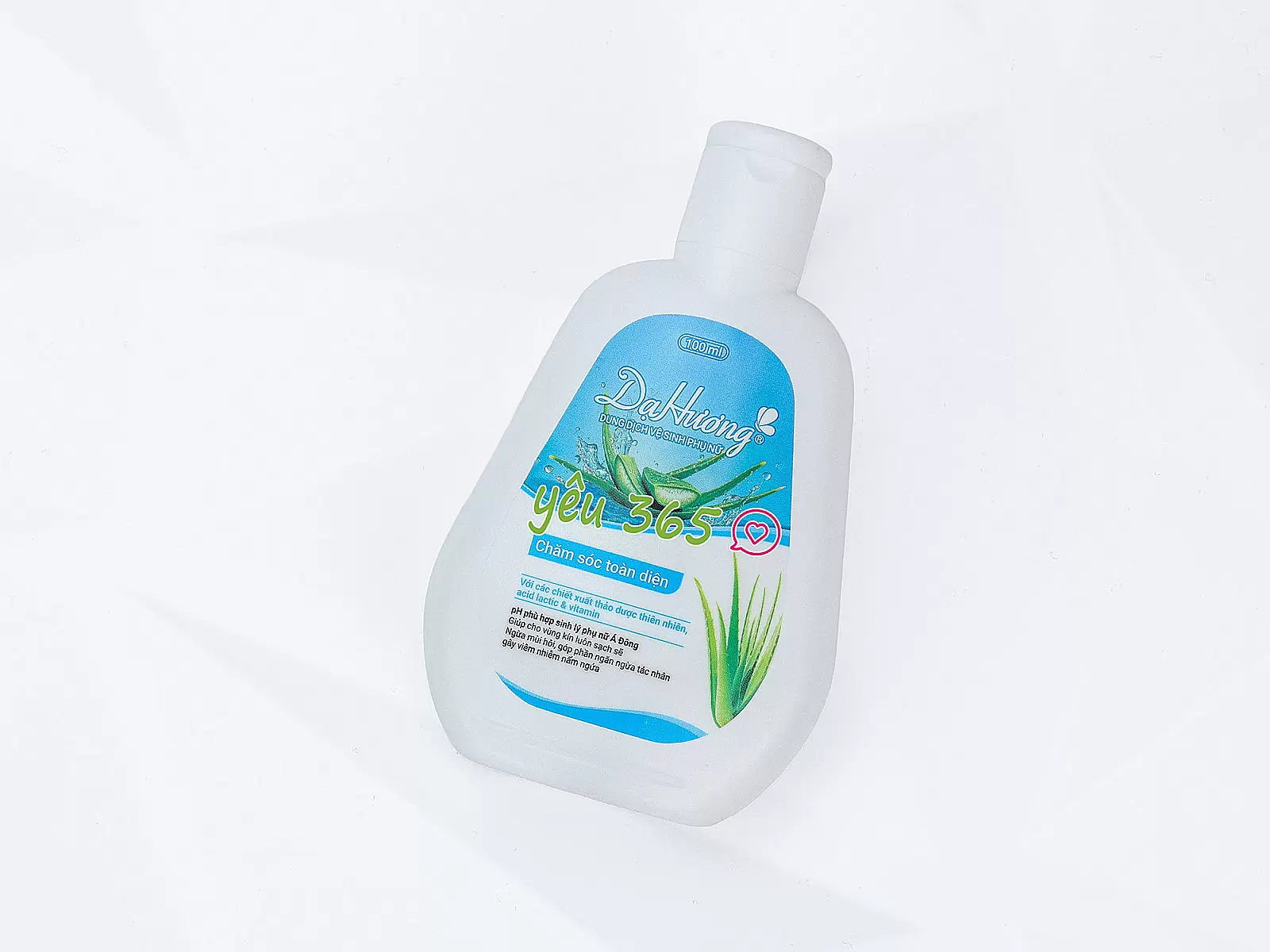 Dung dịch vệ sinh phụ nữ Dạ Hương dịu nhẹ mỗi ngày
