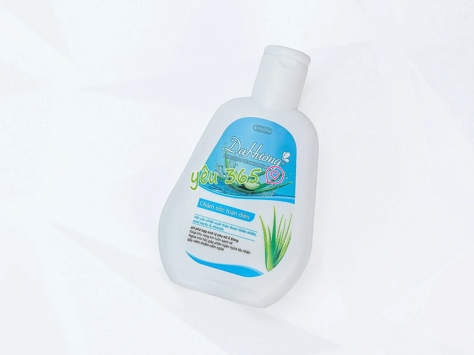 Dung dịch vệ sinh phụ nữ Dạ Hương dịu nhẹ mỗi ngày