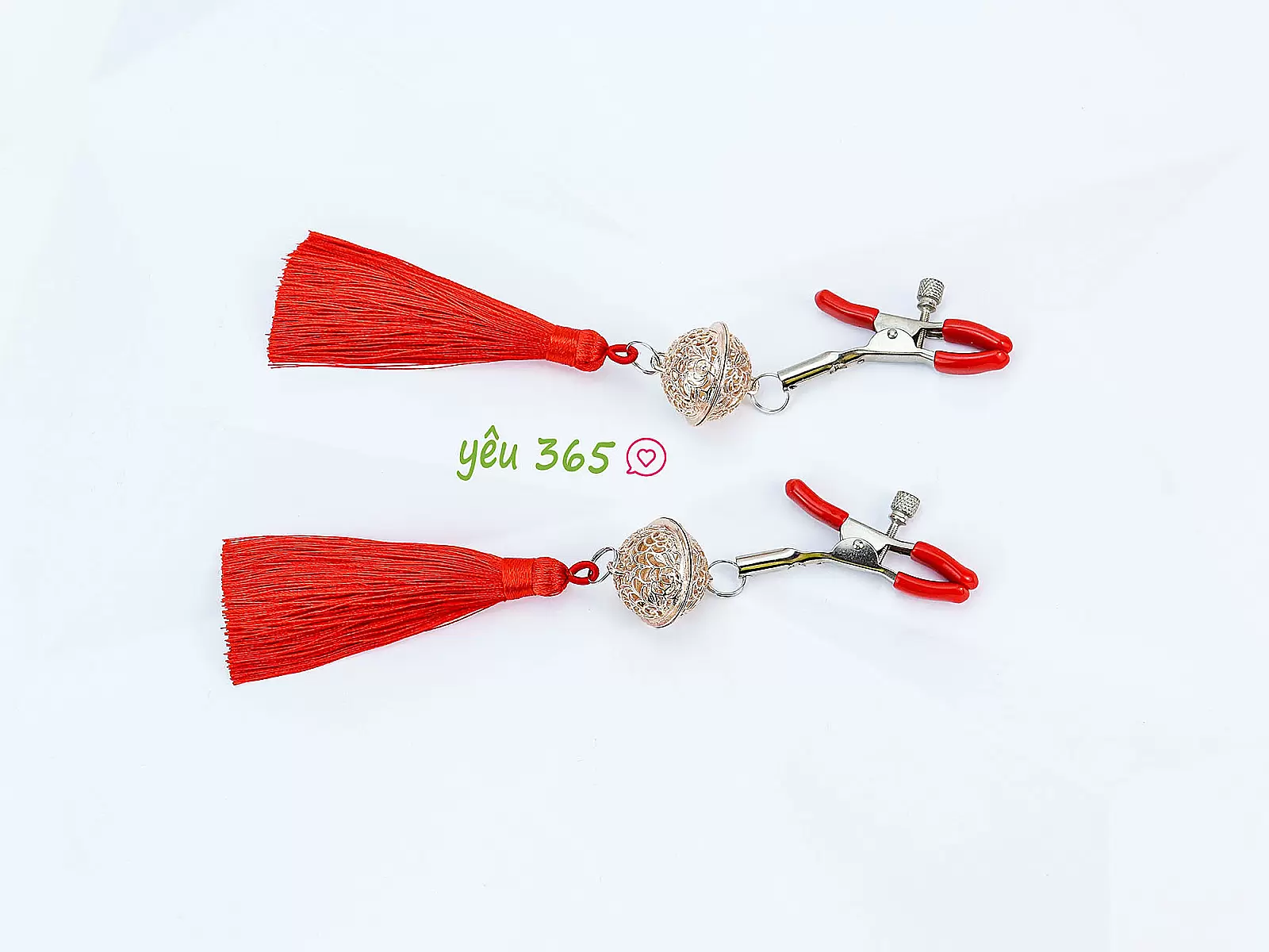 Lục lạc kẹp ti bạo dâm 3 màu kích thích dành cho nữ