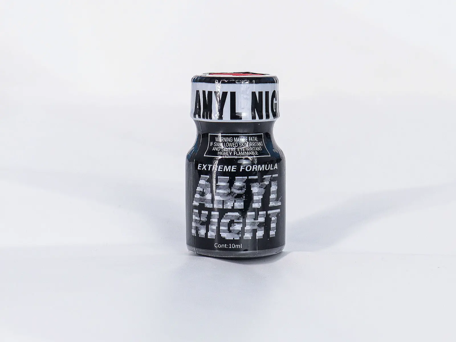 Chai h&iacute;t Amyl Night 10ml tăng cảm gi&aacute;c kho&aacute;i cảm