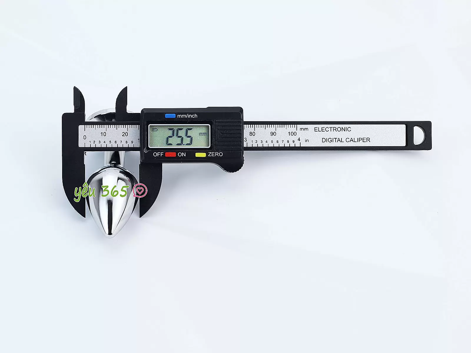 Đồ chơi kích hậu Inox size vừa đế pha lê nhiều màu sắc