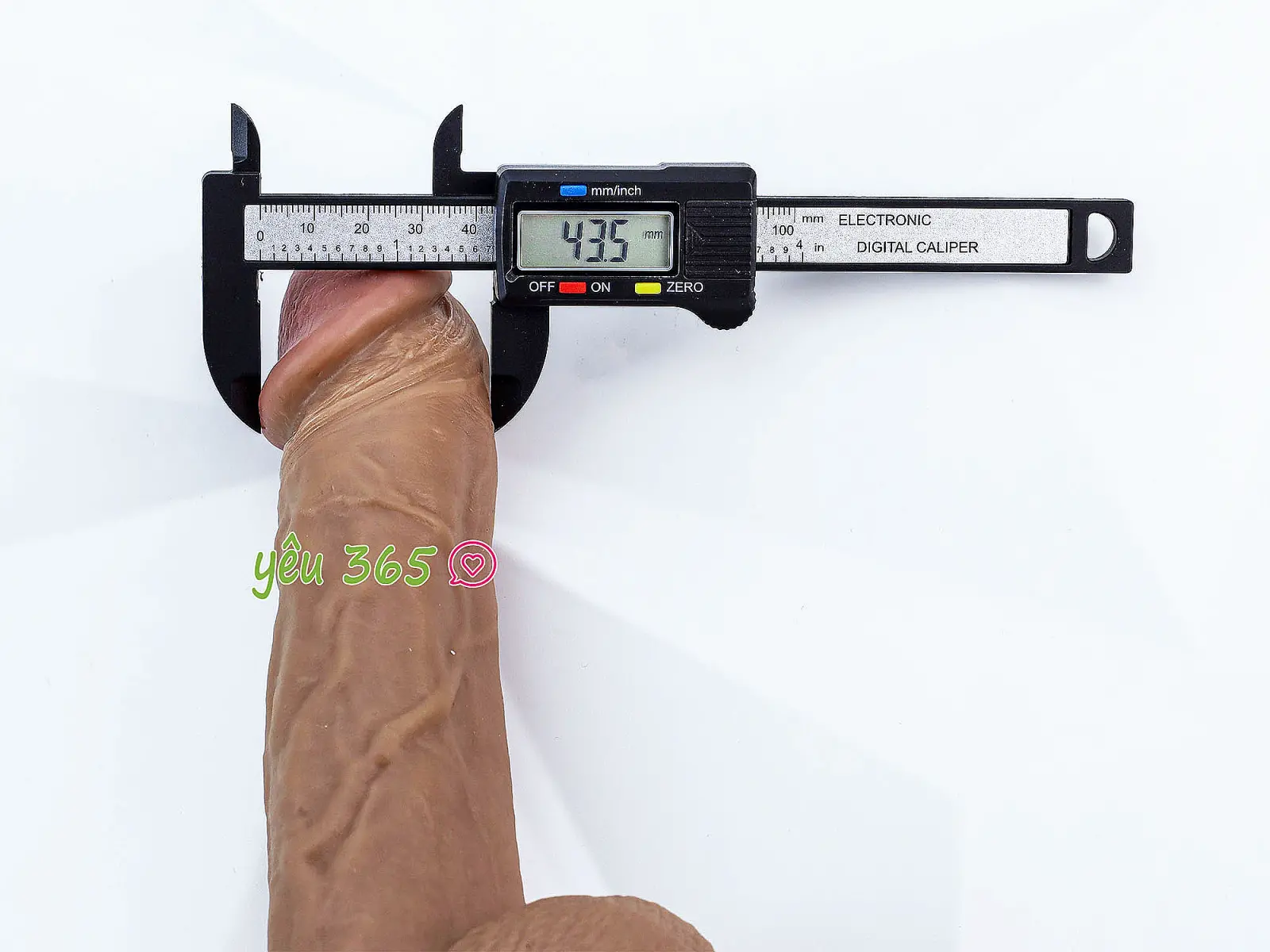 Dương vật giả có đế hàng khủng giống dương vật châu Âu