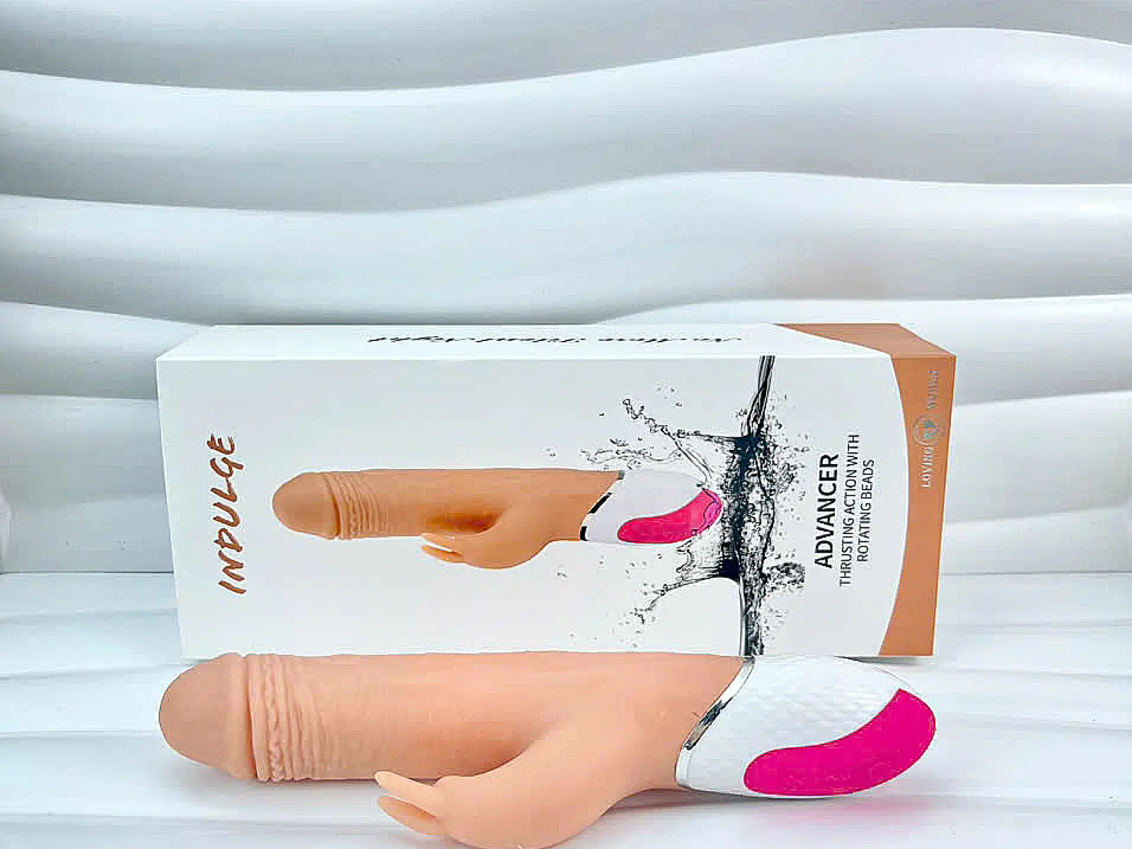 Thanh l&yacute; - Dương vật giả Indulge Advancer r&aacute;ch nhẹ tay cầm, hoạt động b&igrave;nh thường