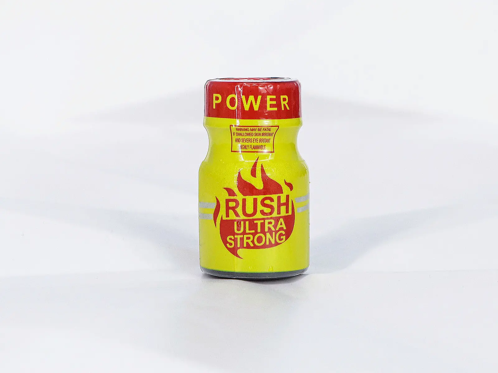 Chai h&iacute;t Rush Ultra Strong Yellow 10ml tăng cảm gi&aacute;c kho&aacute;i cảm