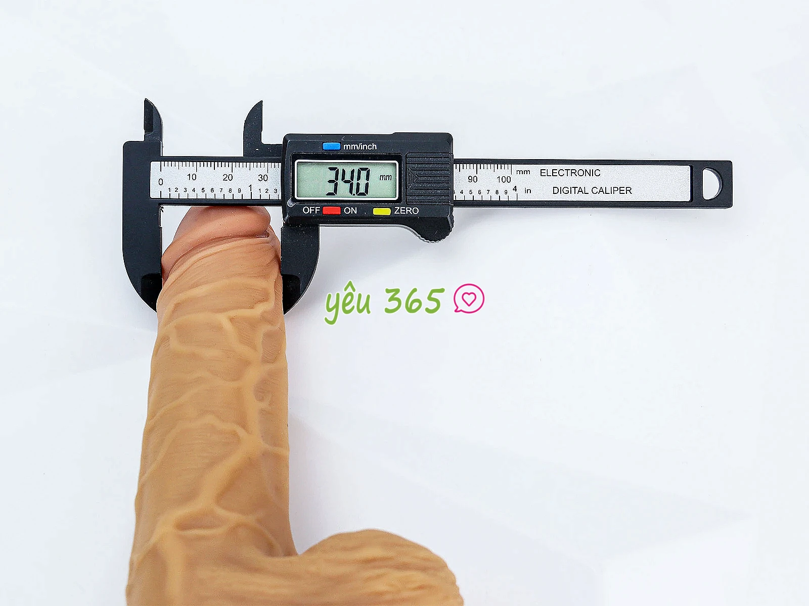 Dương vật giả có đế rung ngoáy ấm nóng pin sạc điều khiển không dây Yeain Devil