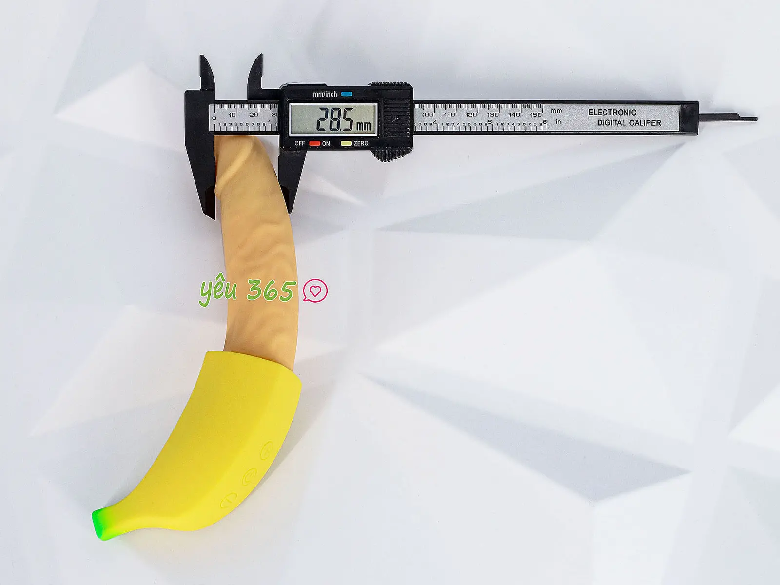 Dương vật giả ngụy trang chuối rung nhiều chế độ