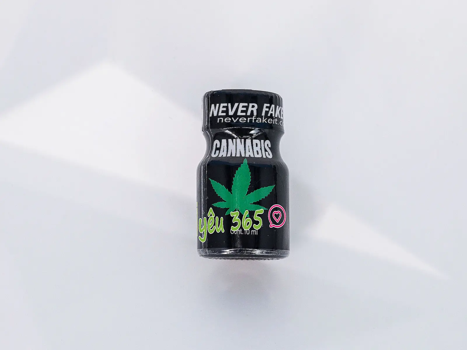 Chai hít Cannabis 10ml tăng cảm giác khoái cảm