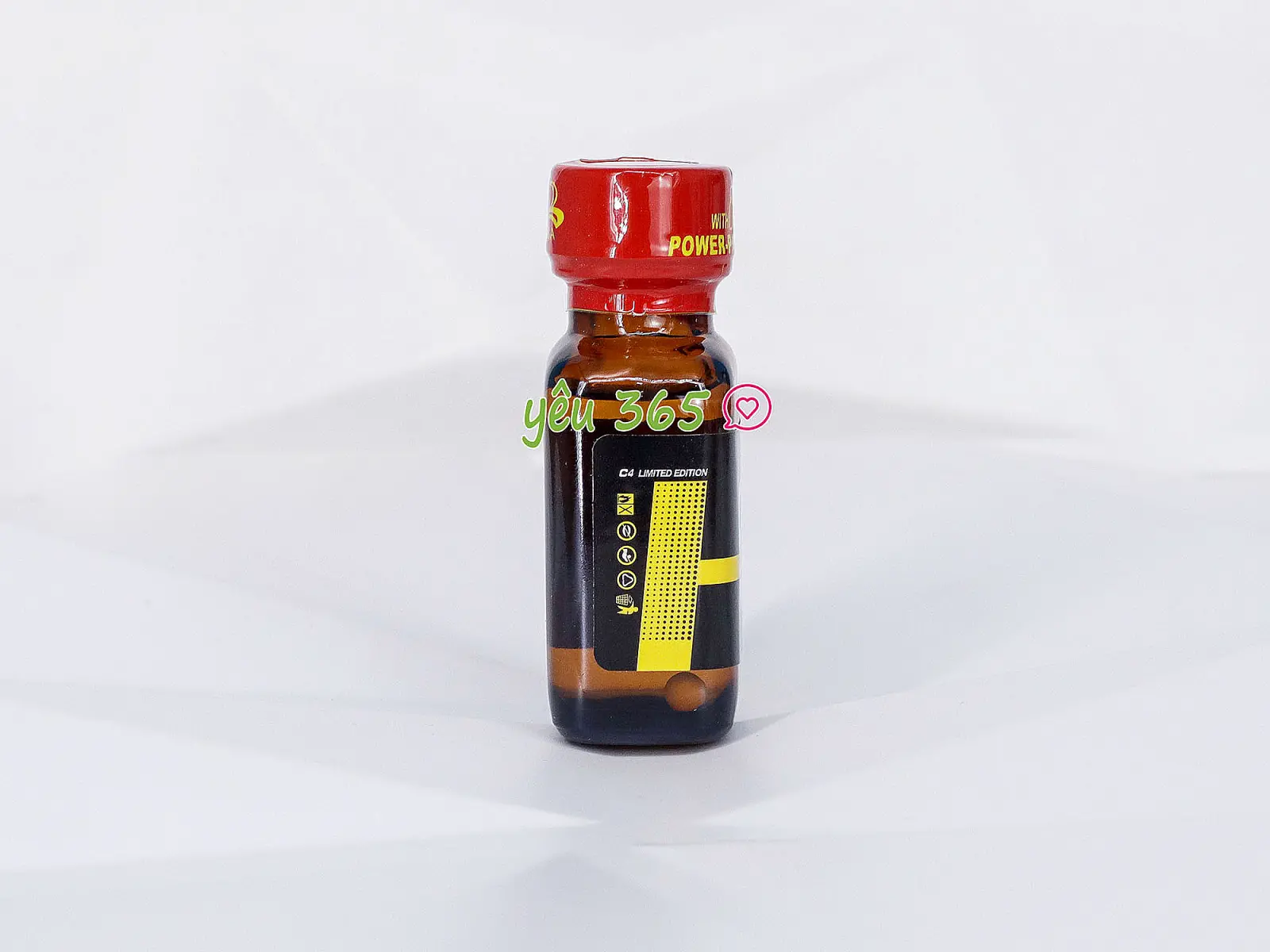 Chai hít C4 Liquid Incense Yellow 30ml kích thích tăng cảm giác phấn khích