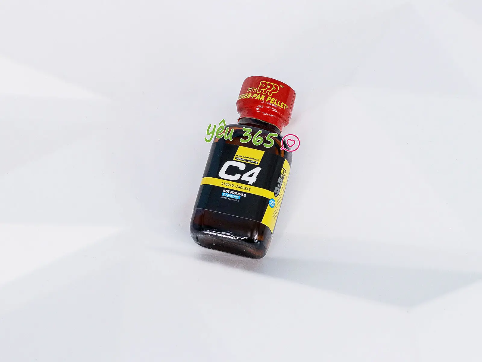 Chai hít C4 Liquid Incense Yellow 30ml kích thích tăng cảm giác phấn khích