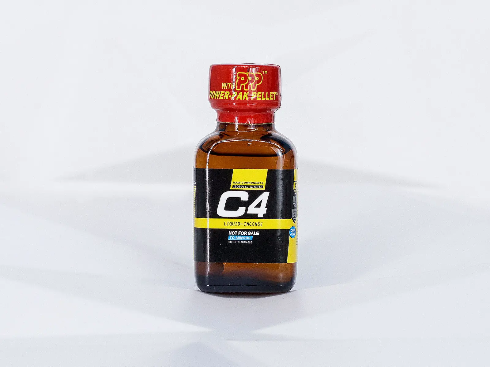 Chai hít C4 Liquid Incense Yellow 30ml kích thích mạnh