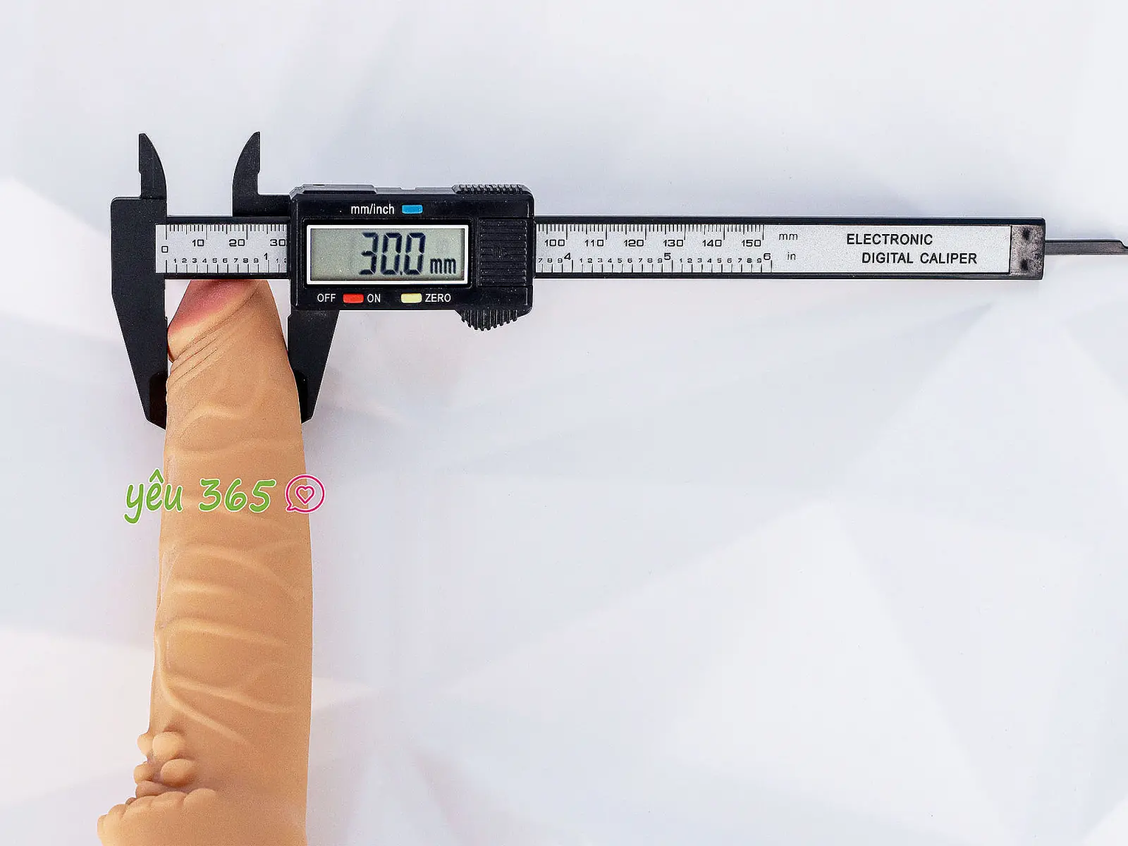 Dương vật giả có đế YEAIN Enduro Blaster gân nổi